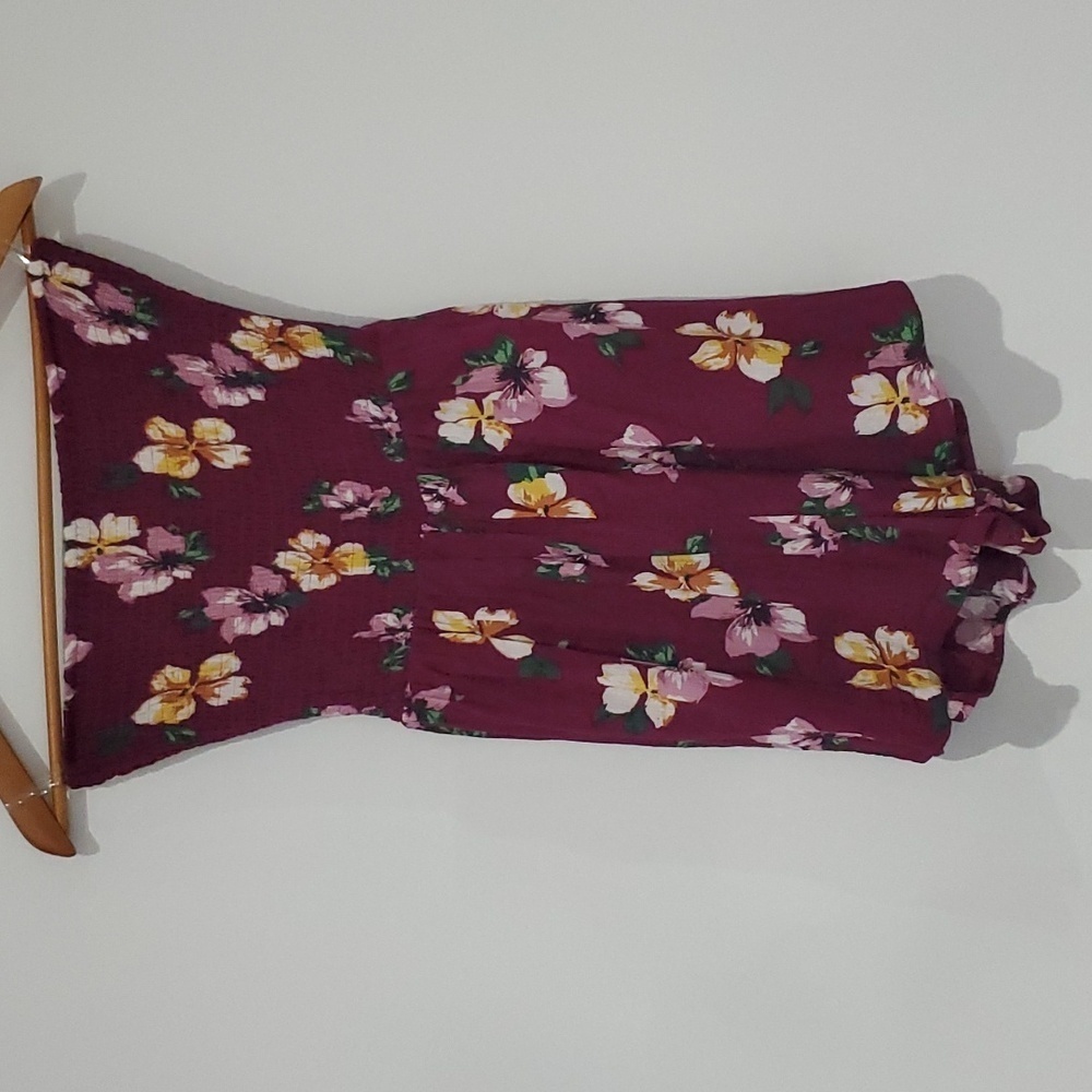 Strapless smocked Burgundy floral Rayon shorts romper size small
